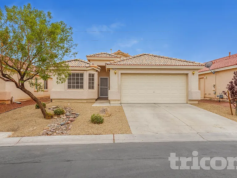 2771 Bridleton Ave — Photo 1