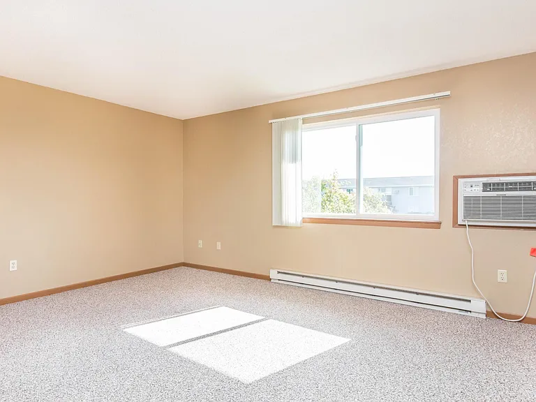 Campus View Apartments — Photo 9