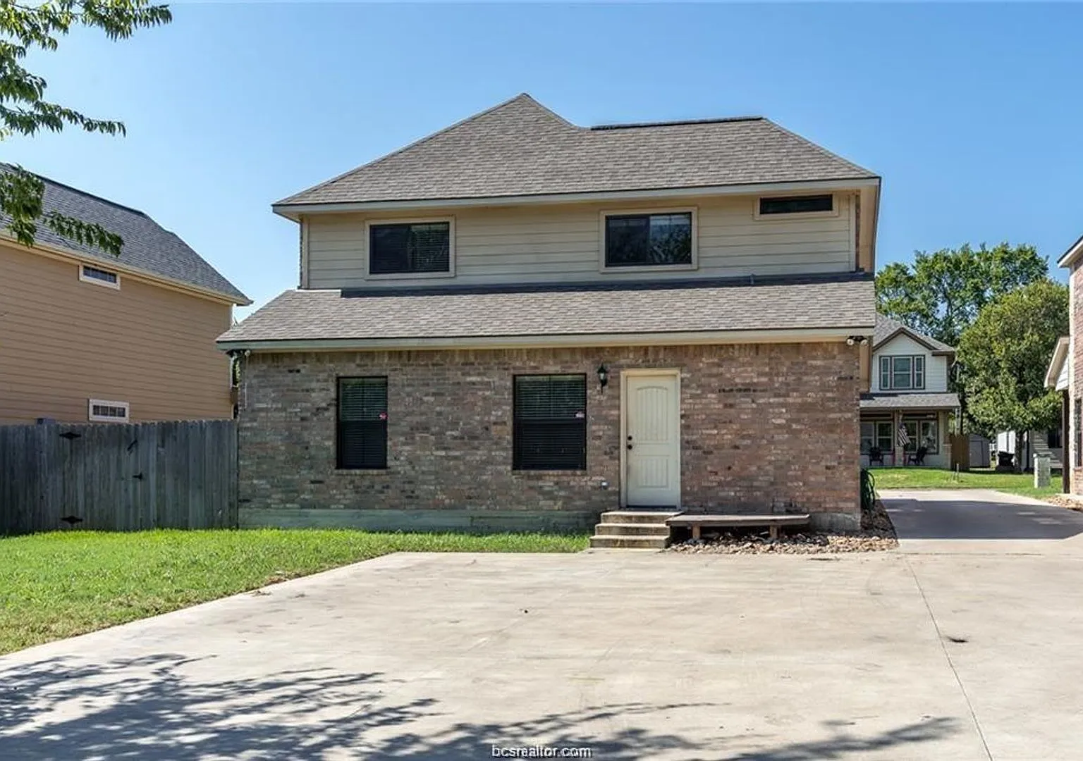 819 Churchill Street — Photo 2