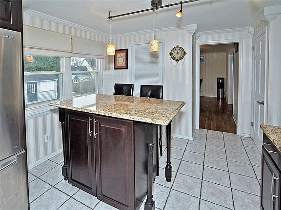 5th image of 2938 Seminary Dr