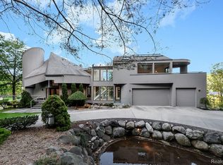 7222 Ledgewood Dr, Fenton, MI 48430