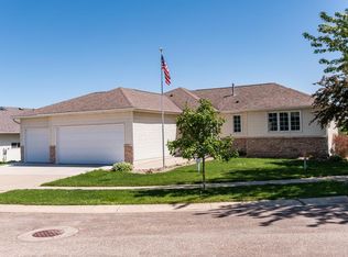 3260 Lakeridge Dr NW, Rochester, MN 55901