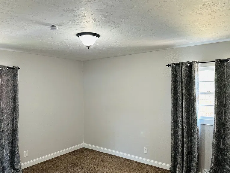 2038 Lewis Ave — Photo 11