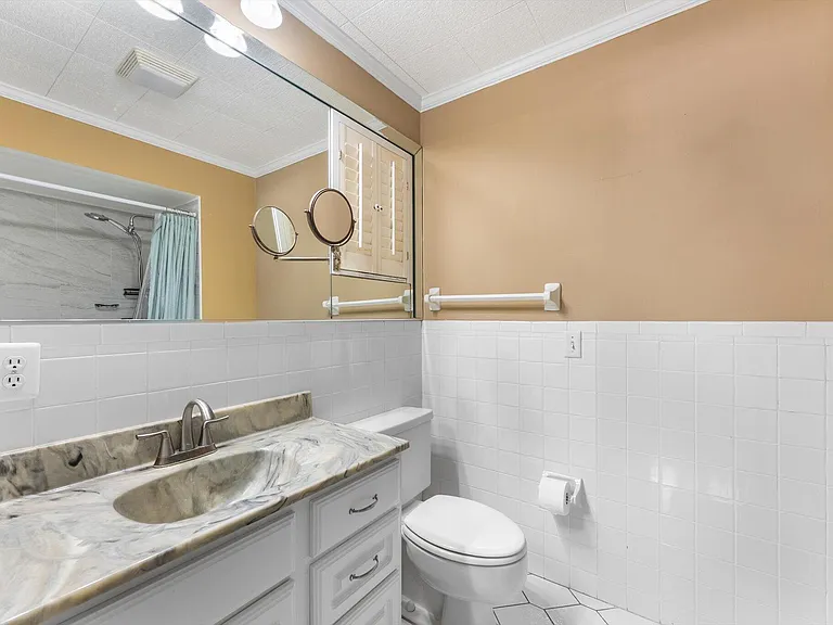 8000 Lagos De Campo Blvd #A-307 — Photo 25