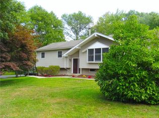 2 Julie Lynn Dr, Goshen, NY 10924