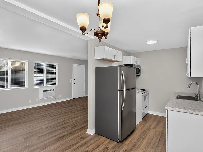 550 Harding Pl #E103 — Photo 27