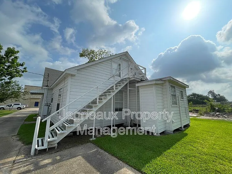 415 Ash St #A — Photo 1