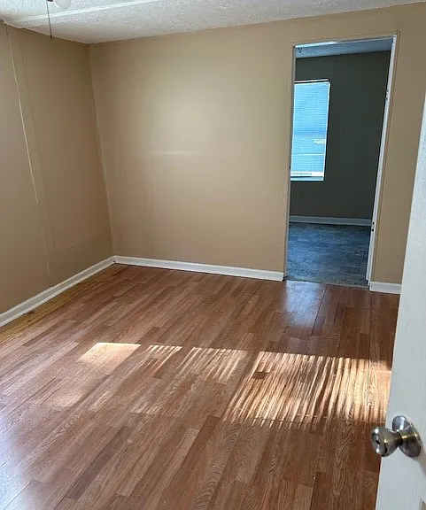 206 S Bass St — Photo 4