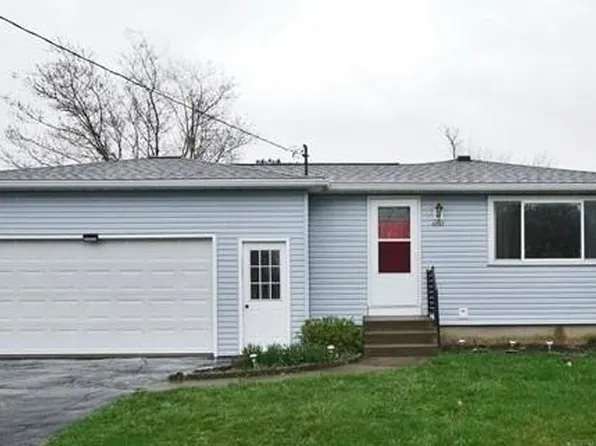 4267 Robin Ln, Hamburg, NY 14075