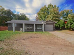 702 N Dixieland Rd, Rogers, AR 72756