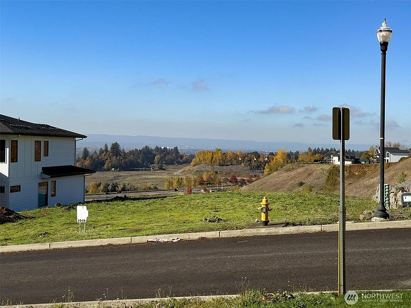 3rd image of 4402 SE ASCENSION Drive SE