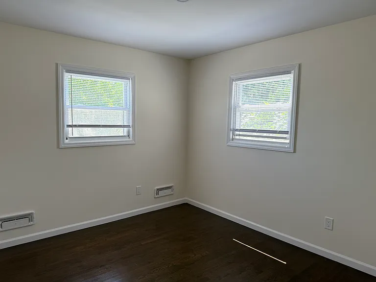 11 Holle Pl #1 — Photo 7