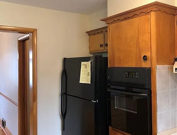 5th image of 111 Kenridge Rd