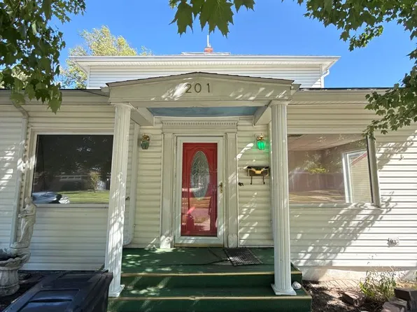201 N Cottonwood St, Iola, KS 66749