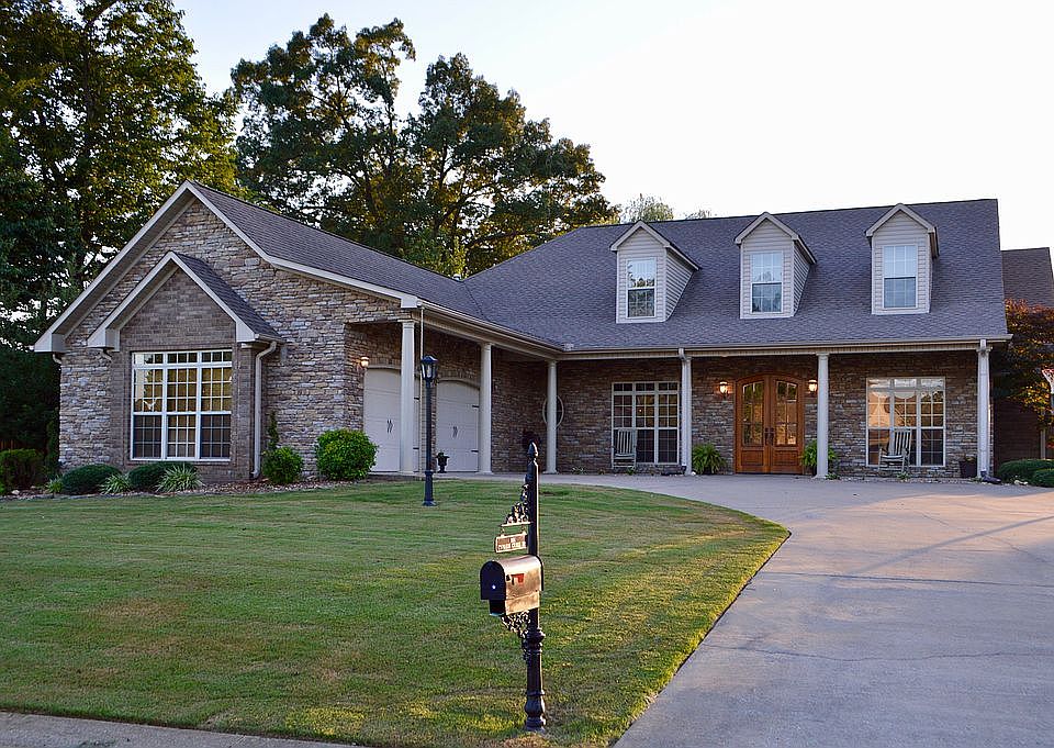 1st image of 101 Cypress Creek Dr