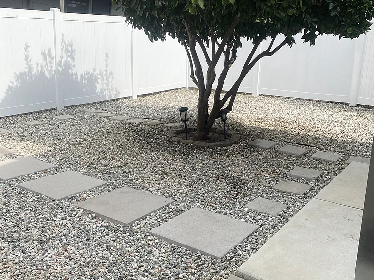 12433 Howard St — Photo 15