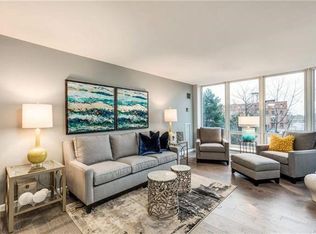 250 E Harbortown Dr #77/803, Detroit, MI 48207