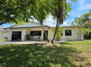 10120 NW 71st Pl, Tamarac, FL 33321
