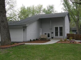 6921 Winsdale St, Golden Valley, MN 55427