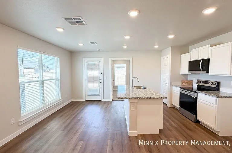 14501 Avenue R — Photo 4