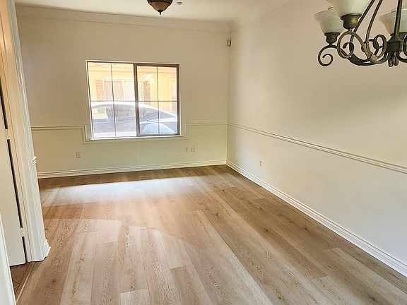 4th image of 152 El Dorado St #B
