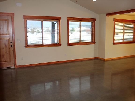2nd image of 3095 Blackbird Dr