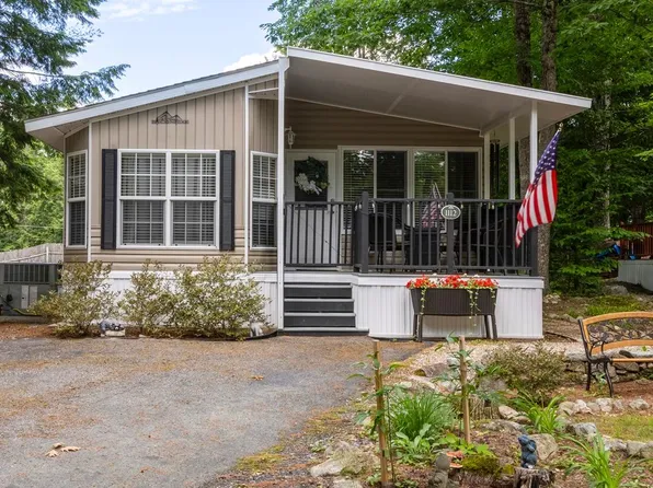 1112 Sebago Woods Way, Casco, ME 04015