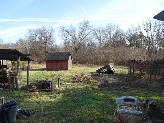 3rd image of 433 Coolbaugh Rd