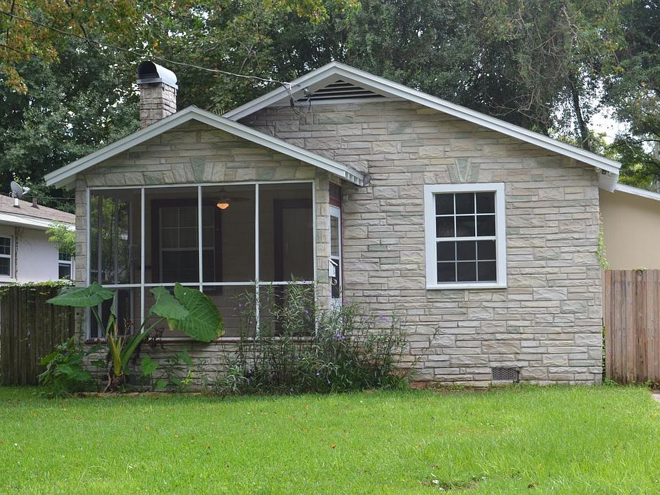 1st image of 3212 College St
