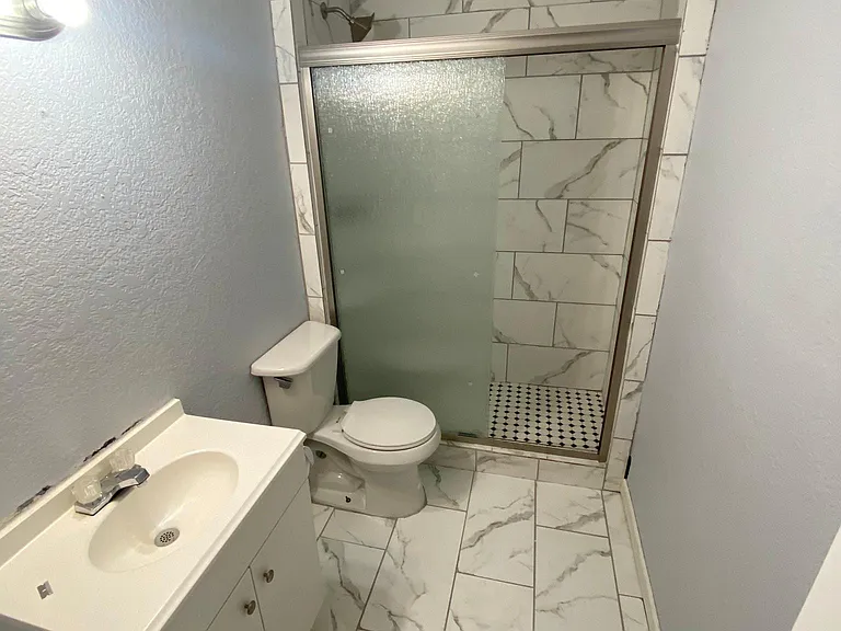 1300 Glynn Oaks Dr — Photo 5