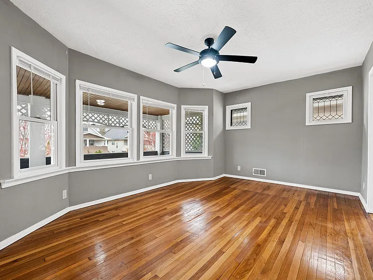 13425 Merl Ave — Photo 11