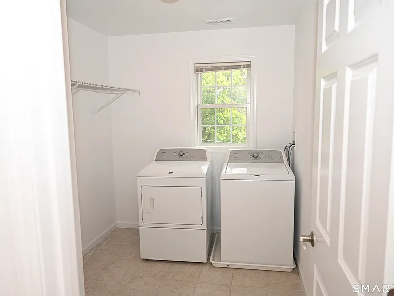 65 East Ave — Photo 18