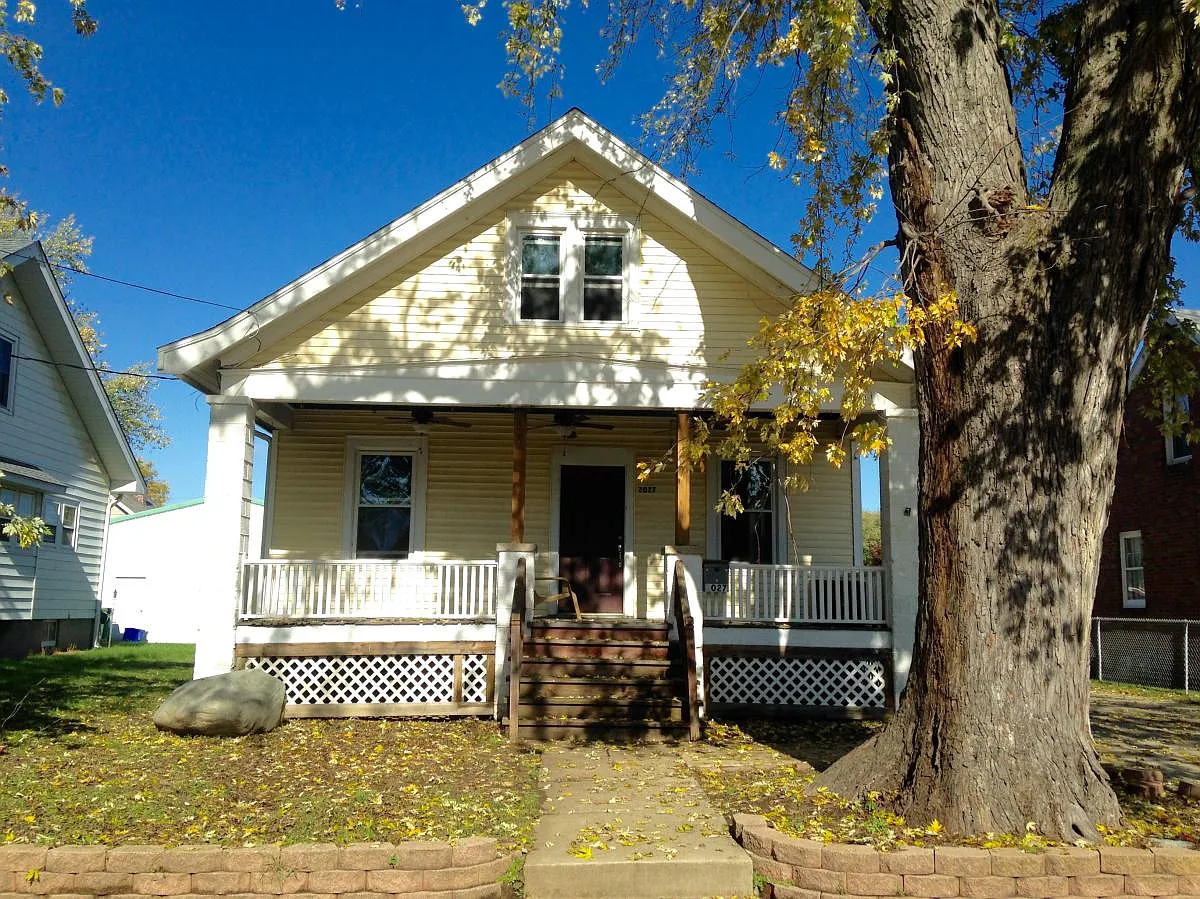 2027 W Barker Ave photo 1