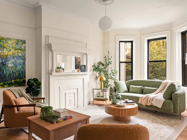 340 Lincoln Road image 2 of 25