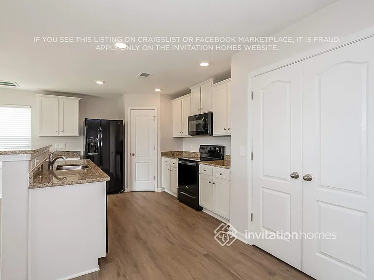3915 Rosfield Dr — Photo 5
