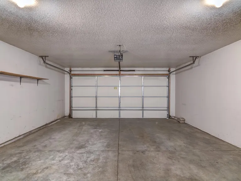 4207 Echo Valley Dr — Photo 15
