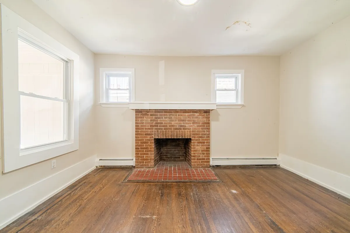 Building Photo - 21 N Laclede Ave