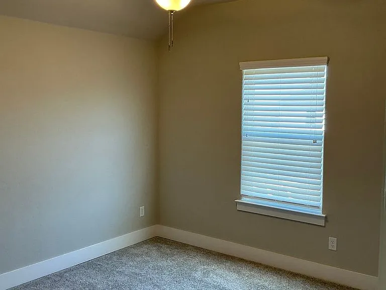 640 The Cottages Dr — Photo 37