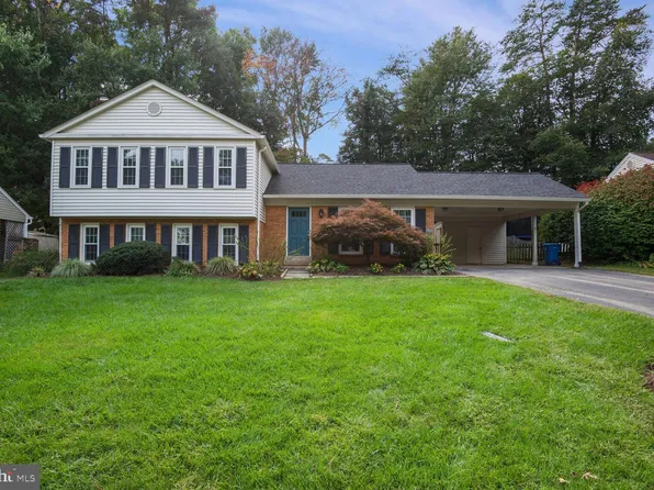 10829 Paynes Church Dr, Fairfax, VA 22032