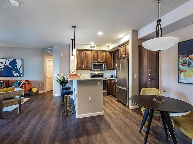 Canyon Oaks Luxury Apartments — Photo 26