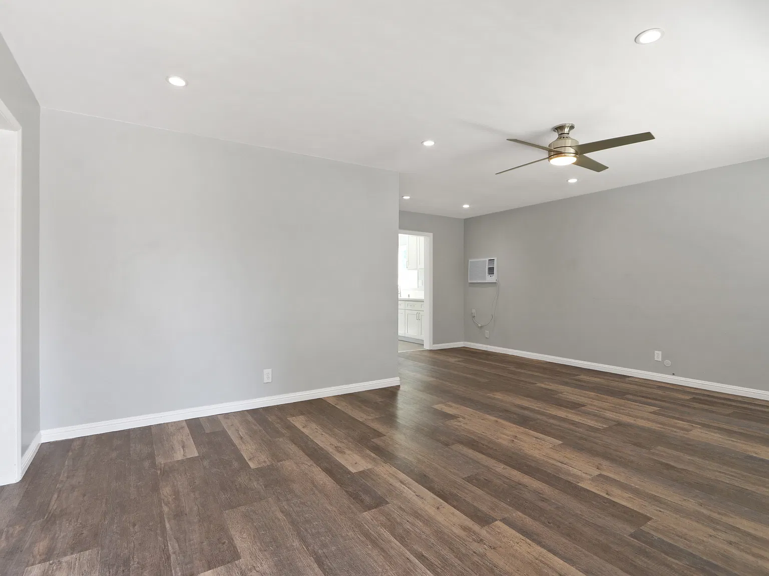 10603 Bramblebush Ave — Photo 2
