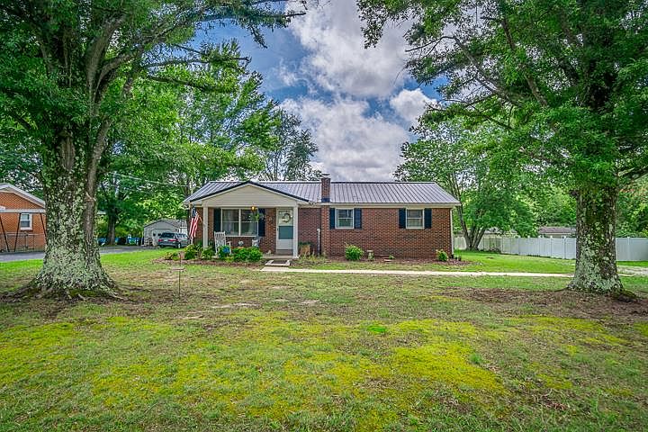 1st image of 285 Elm Rd