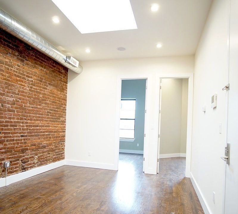 1st image of 586 Franklin Ave #2