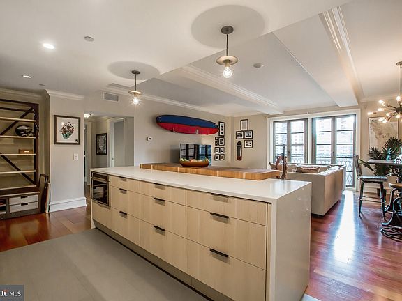4th image of 219 S 18th St #1007
