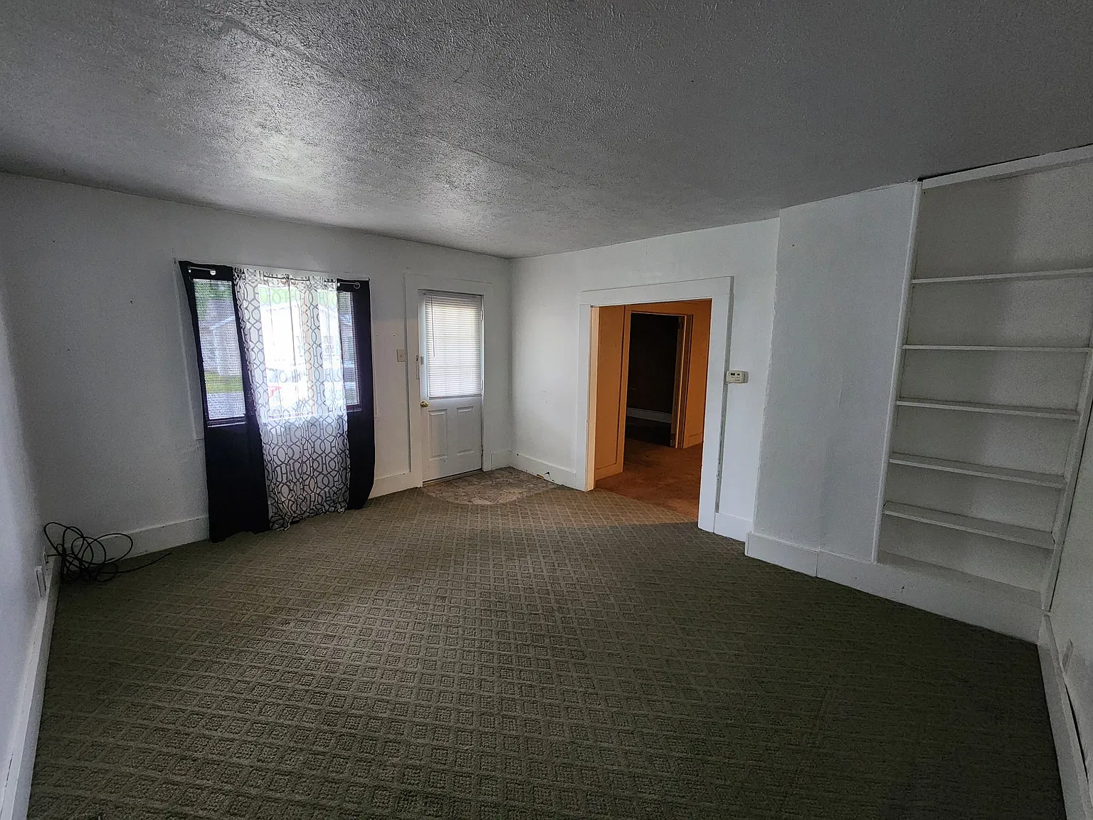 3 bed, 1472 sqft, $850 — Photo 3