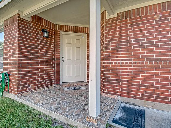 4th image of 20706 Dewberry Creek Ln
