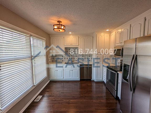 5th image of 3843 N 123rd Ter
