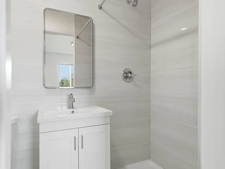 8504 Edison St NE — Photo 4
