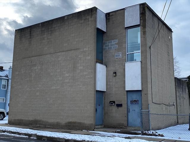 1st image of 712 Mercer Ave