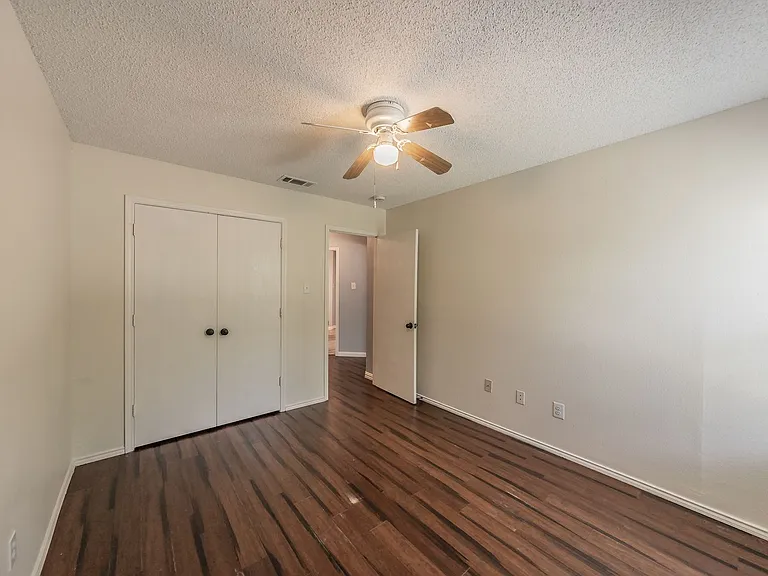 8109 Mosstree Dr — Photo 5